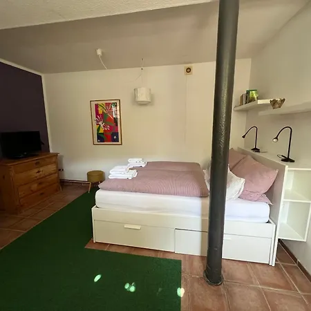 Kleine Auf Dem Land Neu-Eichenberg