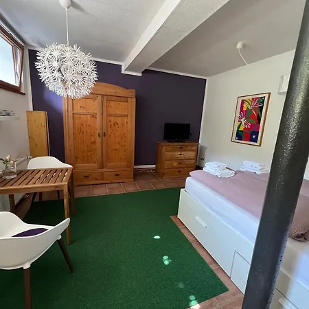 Kleine Auf Dem Land * Neu-Eichenberg